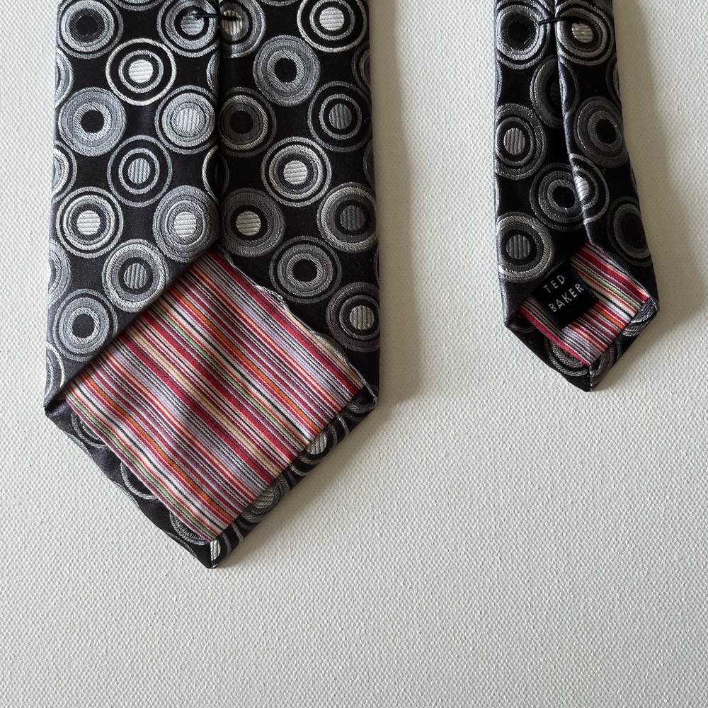 Ted Baker Black And Gray Circle Pattern Silk Tie - image 3